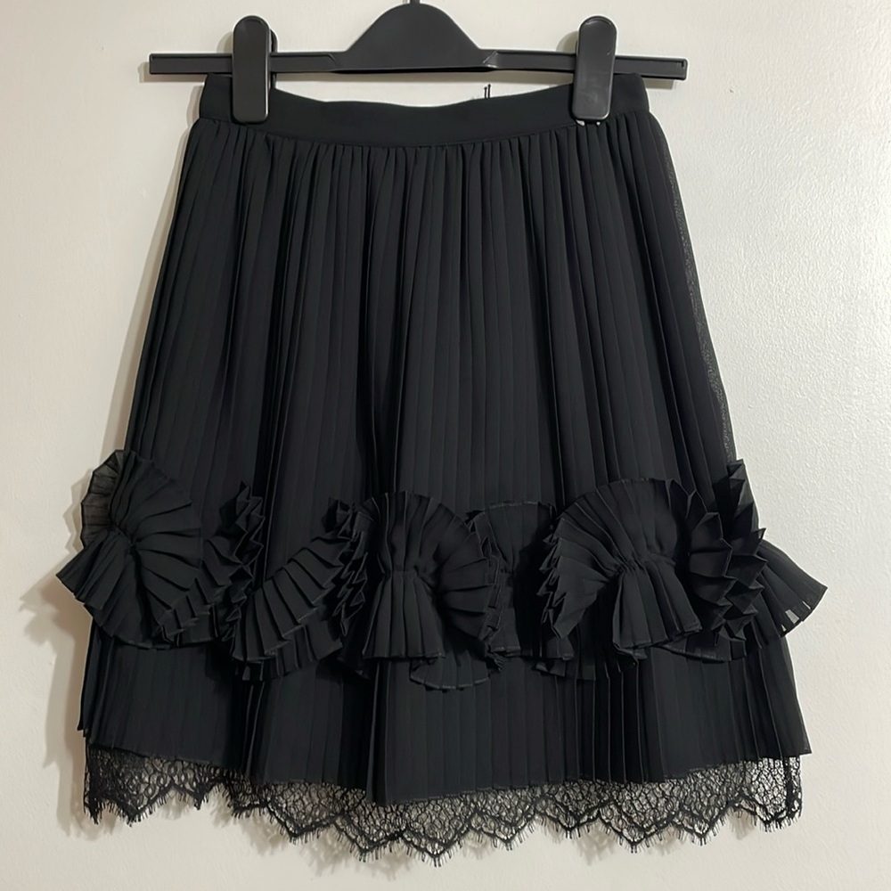 Burberry black pleated skirt